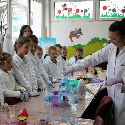 Podczas tegorocznych ferii oddział dla dzieci słubickiej biblioteki zamienił się w „Akademię Małego Naukowca".