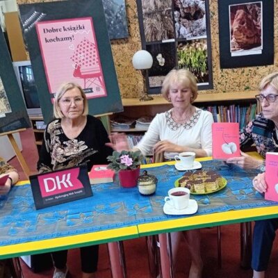 Czytelniczki DKK dyskutują o książce „Akty desperacji”