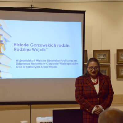 dr Katarzyna Wójcik w trakcie wykładu